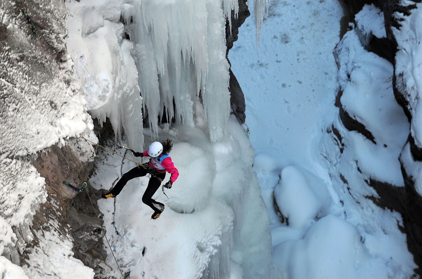 ouray ice climbing 3.jpg (copy)